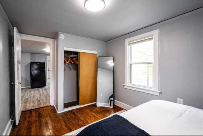 Building Photo - 1529 N Jefferson St