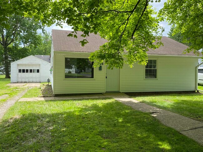 Building Photo - 355 Erskine Ave