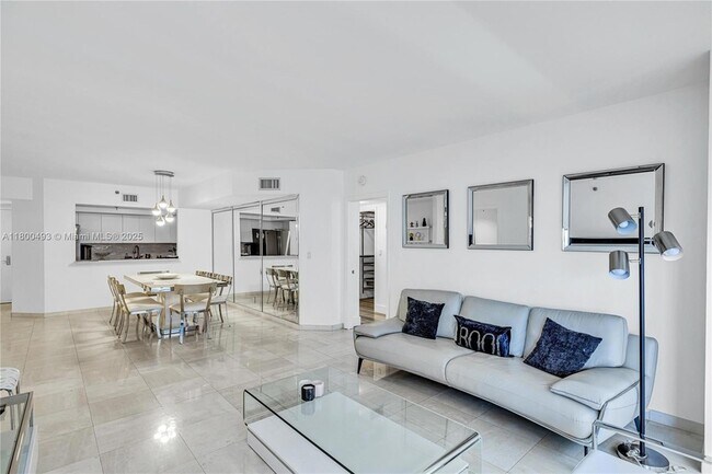 Building Photo - 9455 Collins Ave