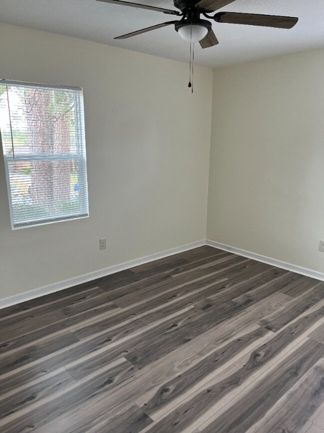 Building Photo - 3 Br Brick Ranch