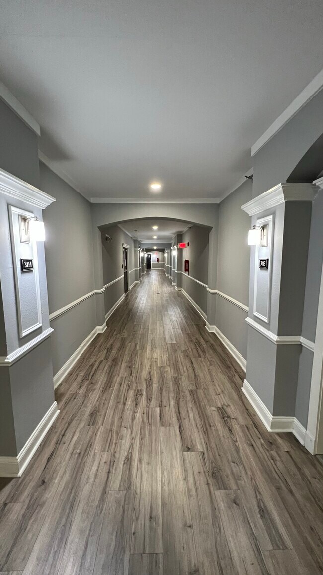Building Photo - 1850 Cotillion Dr