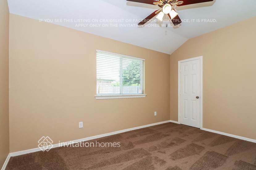 Building Photo - 4808 Bluebird Ln