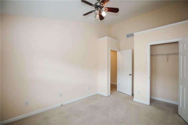 Building Photo - 3801 Thayer Trace