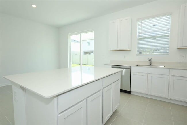 Building Photo - 2618 Skyline Lp