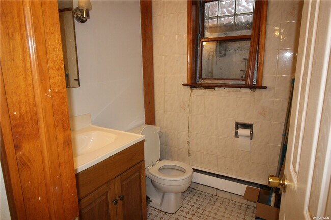 Building Photo - 88-82-88-62 62nd Dr