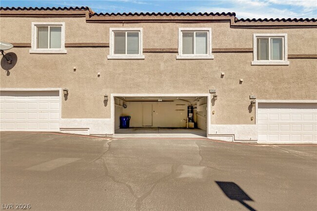 Building Photo - 10500 Nordic Cliff Ave
