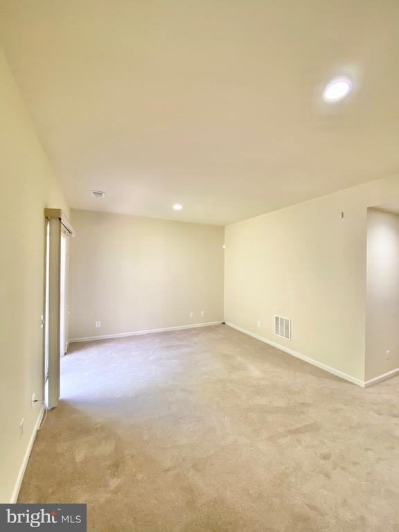 Building Photo - 81 Arell Ct