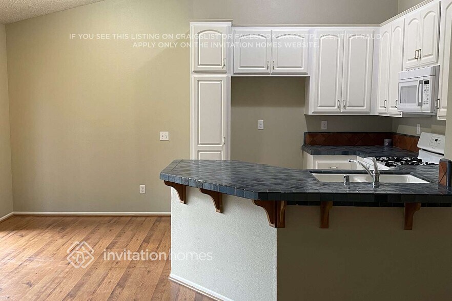 Building Photo - 28623 Newcastle Rd