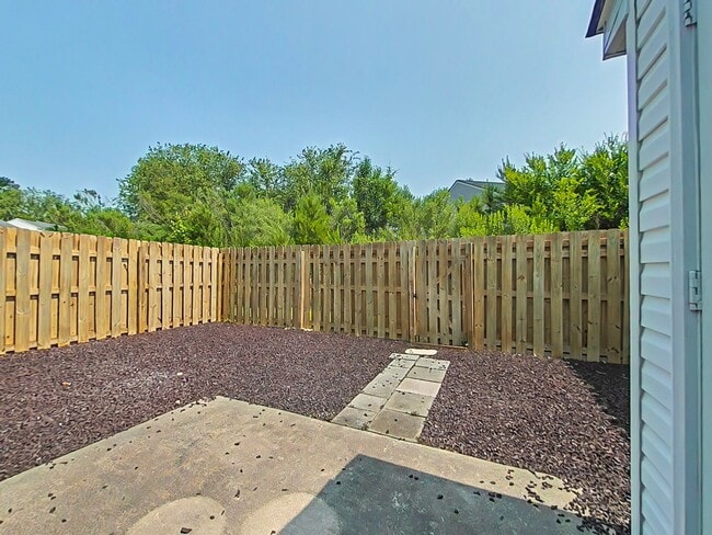 Building Photo - 2BR/2BA located near Doctor's Hospital / A...