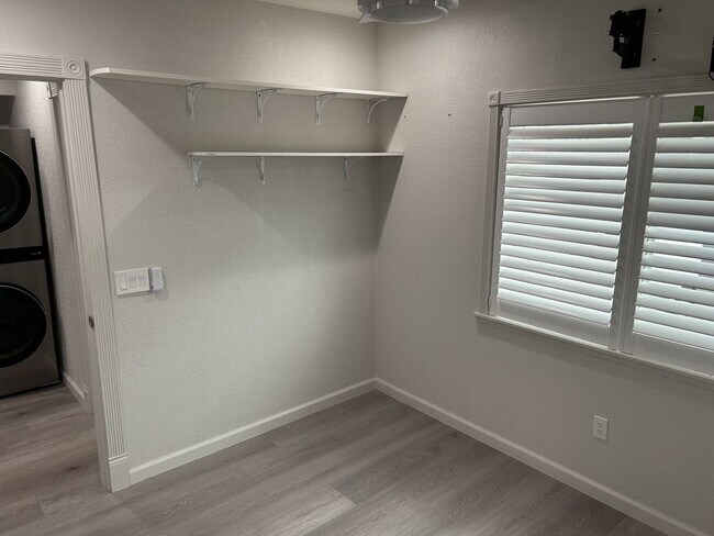 Building Photo - Super Cute 1 Bedroom, 1 Bath ADU