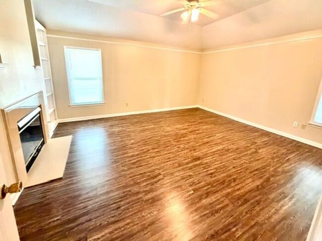Building Photo - Now Leasing A 4 Bedroom Bath Home In Cordova!
