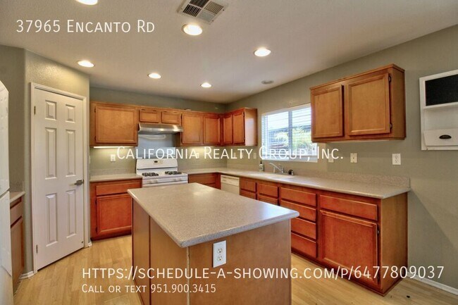 Building Photo - 37965 Encanto Rd
