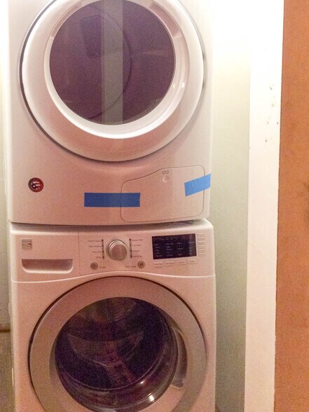 Building Photo - 40 Chester St