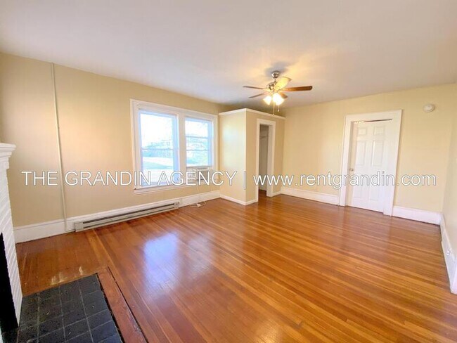 Building Photo - 1306 Patterson Ave SW