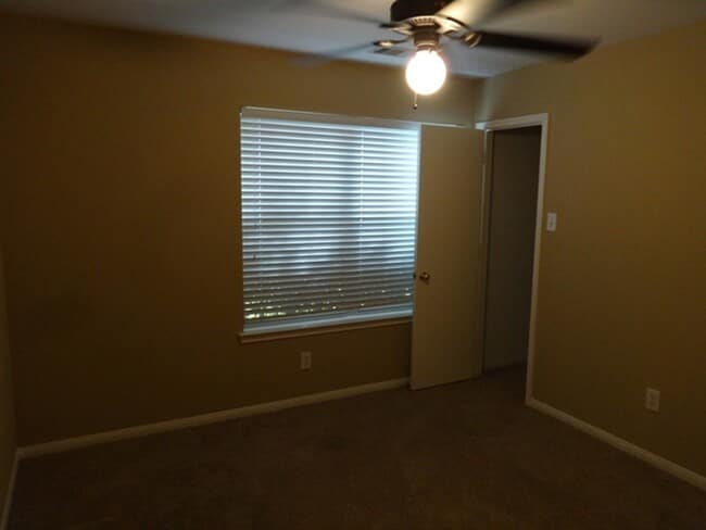 Building Photo - 20322 Linden Tree Dr