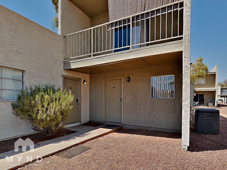 Primary Photo - 2828 E Tierra Buena Ln