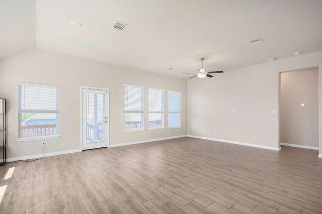 Building Photo - Beautiful 4-Bed, 3-Bath Single-Story Home ...