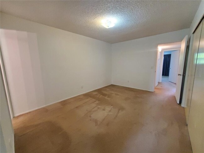 Building Photo - 2427 Rhodesian Dr