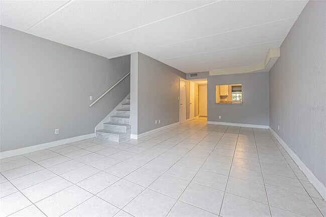 Building Photo - 2818 Somerset Park Dr