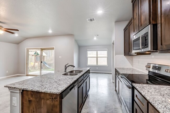 Building Photo - 1733 Dryden Ave