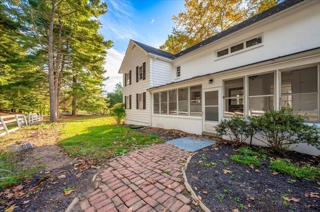 Building Photo - Private Home w/ Pond & Fantastic Views
