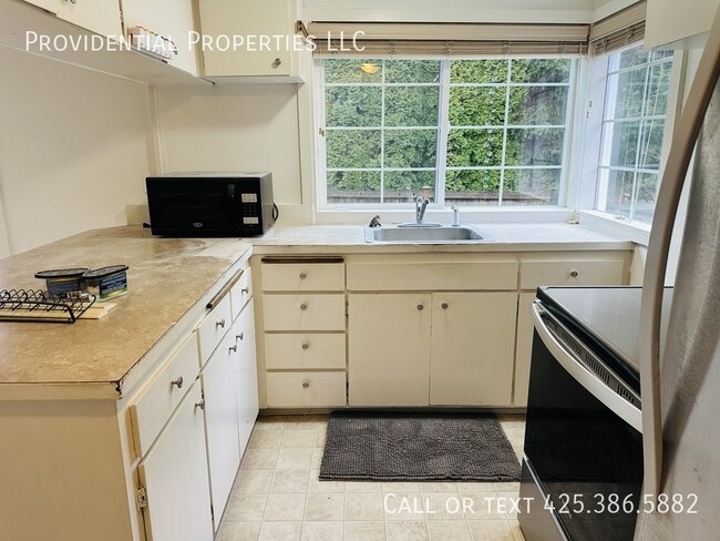 Building Photo - 20620 Larch Way