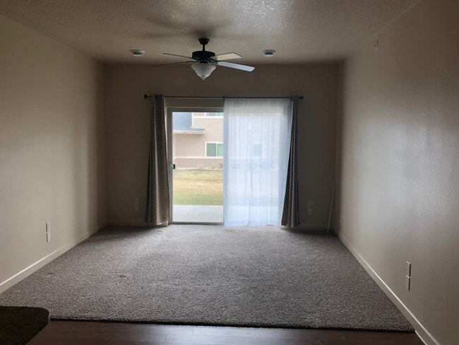 Building Photo - 2715 Bobcat Dr