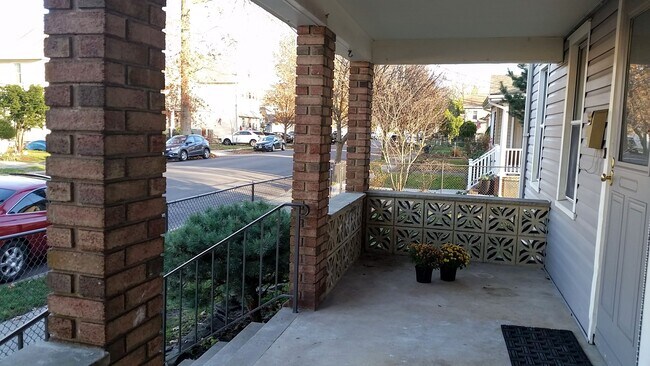 Front Porch - 776 Union St
