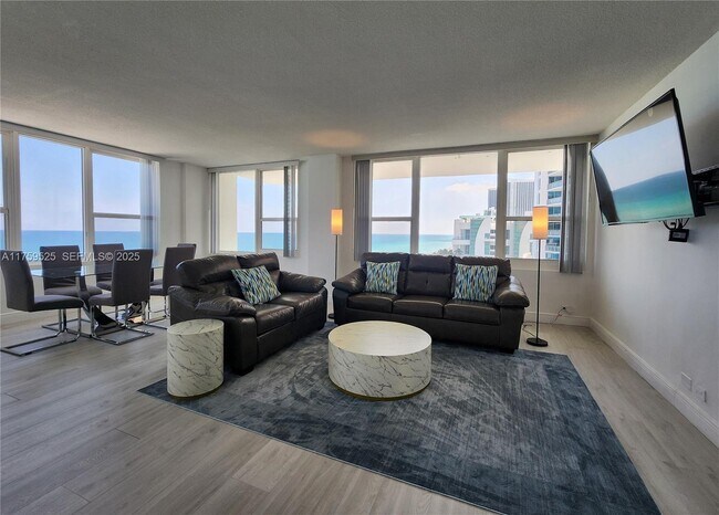 Building Photo - 3505 S Ocean Dr