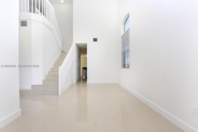 Building Photo - 15505 SW 12th Terrace