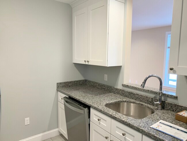 Building Photo - 226 Main St