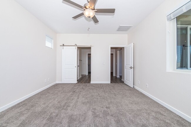 Building Photo - HOUSE -COTTONWOOD - HOA:THE VINEYARDS IN C...