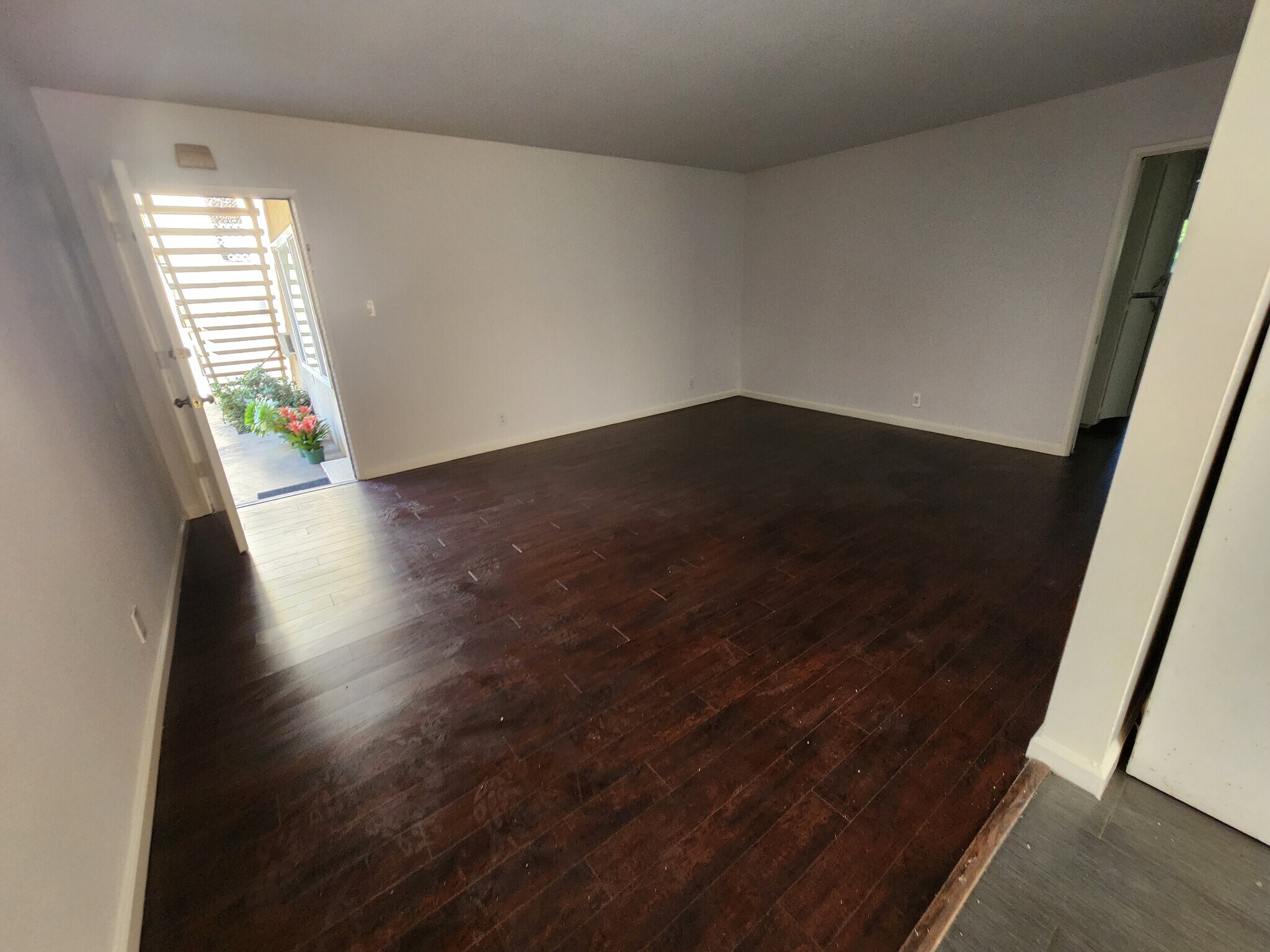 Building Photo - 4911 Laurel Canyon Blvd