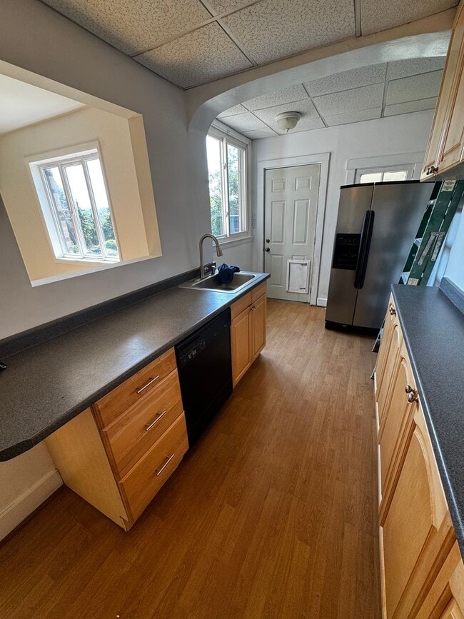 Building Photo - South Oakland Two Bedroom!