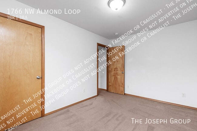 Building Photo - 1766 NW Almond Loop