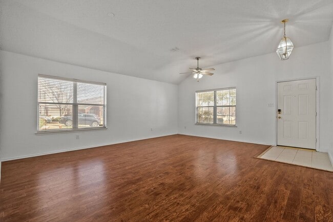 Building Photo - Beautiful 4-Bedroom Home in Parks of Deer Creek – Ready Now!