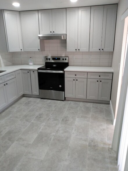 Building Photo - 11819 Cypress Hill Cir