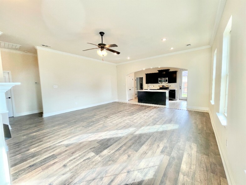 Building Photo - 100 Pettigrove Dr