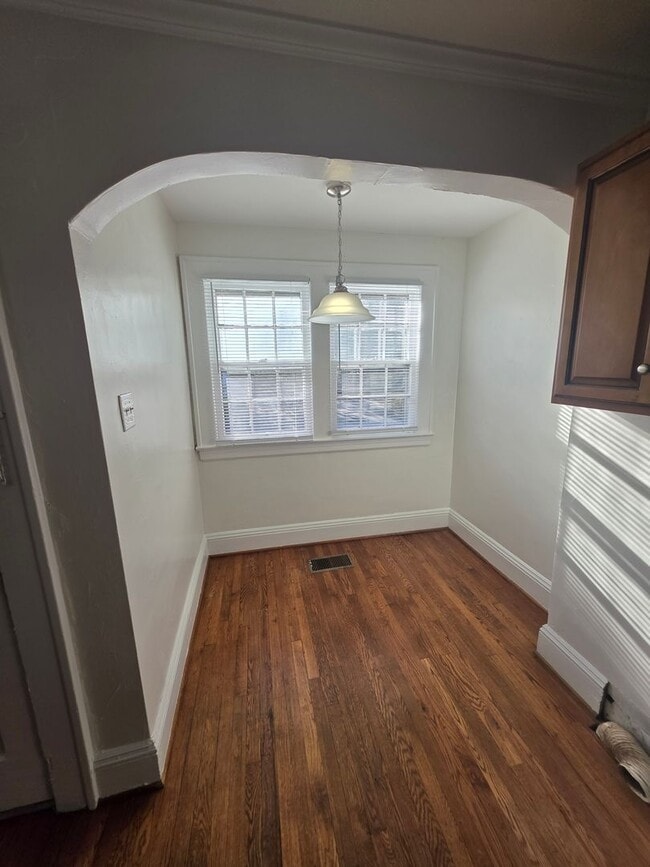 Building Photo - 310 S. Srping Street