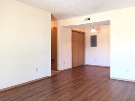 Building Photo - Fairway