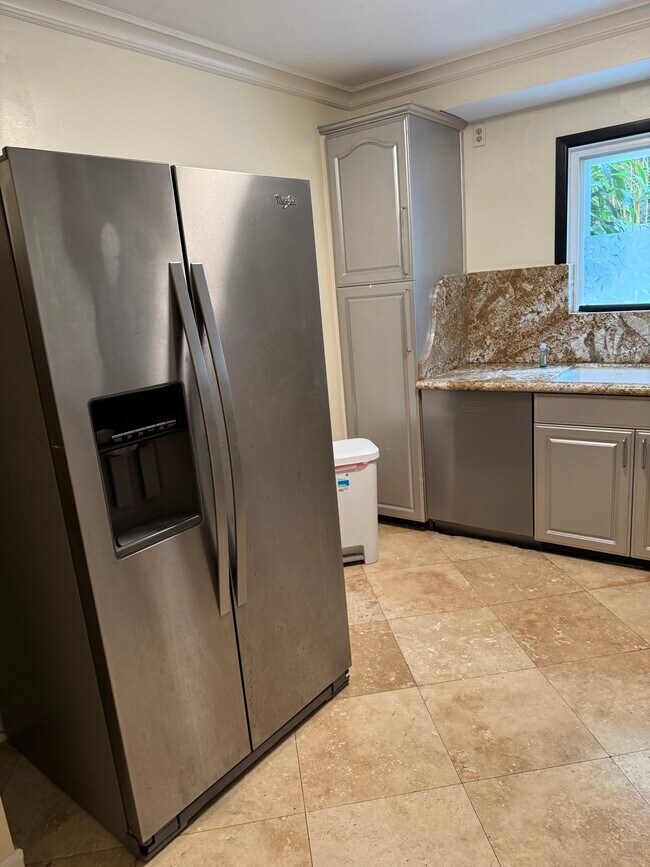 Building Photo - 11370 W Sunset Blvd