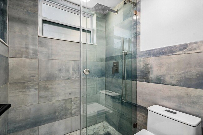 Building Photo - 629 SE 19th Ave