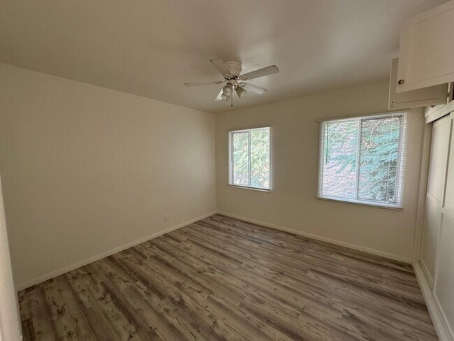 Building Photo - 416 E Cypress St