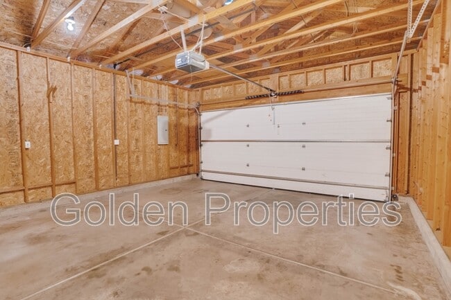 Building Photo - 11726 N Stinson Loop