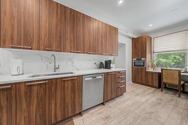 Building Photo - 4 Constellation Pl