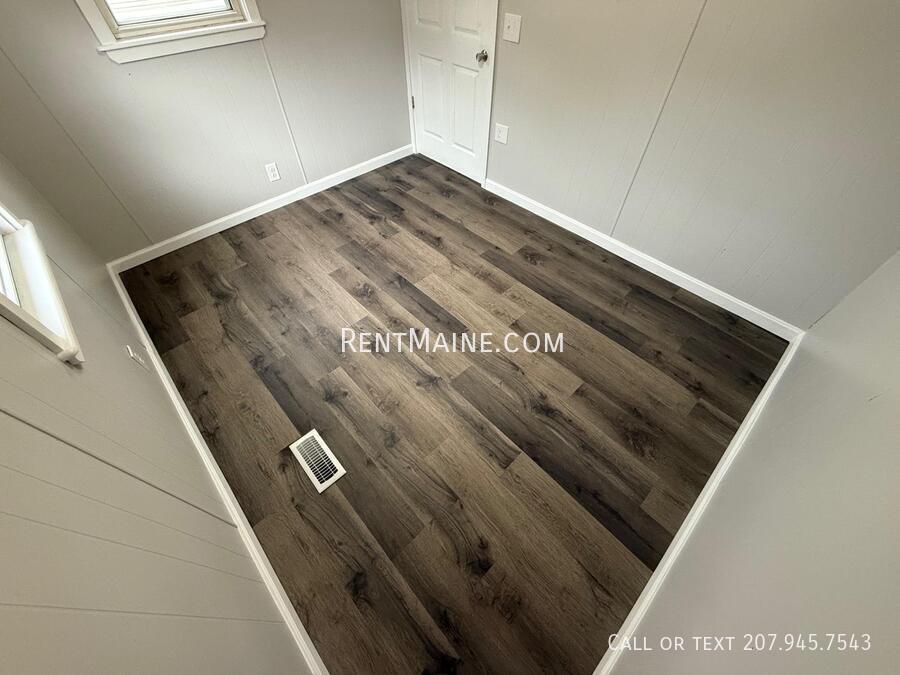 Building Photo - 799 Stillwater Ave