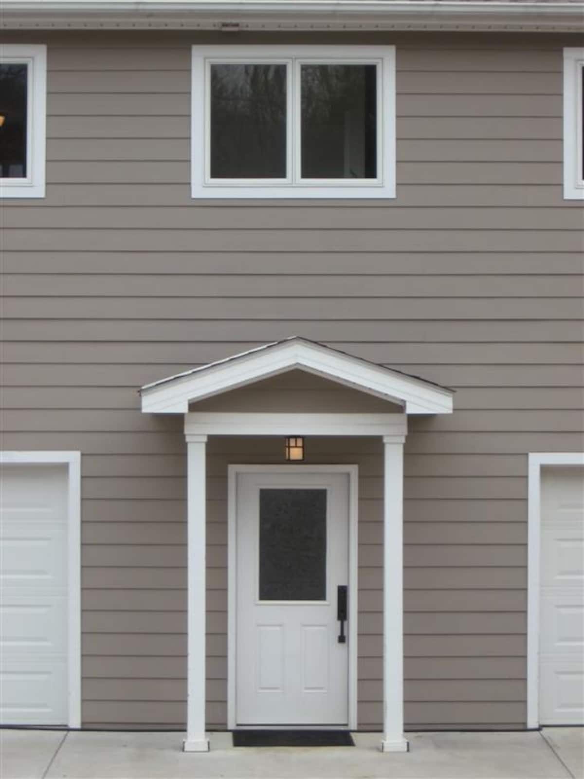 Apartment entry. - 2353 Lusters Gate Rd