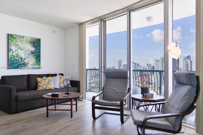 Building Photo - 1750 N Bayshore Dr