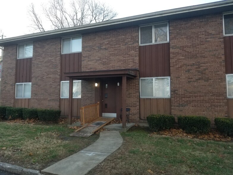 Primary Photo - 306 E Johnson St