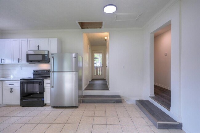 Building Photo - 9574 Darkwood St